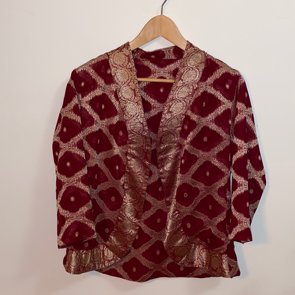 Eveningwear jacket / size small / 100% silk